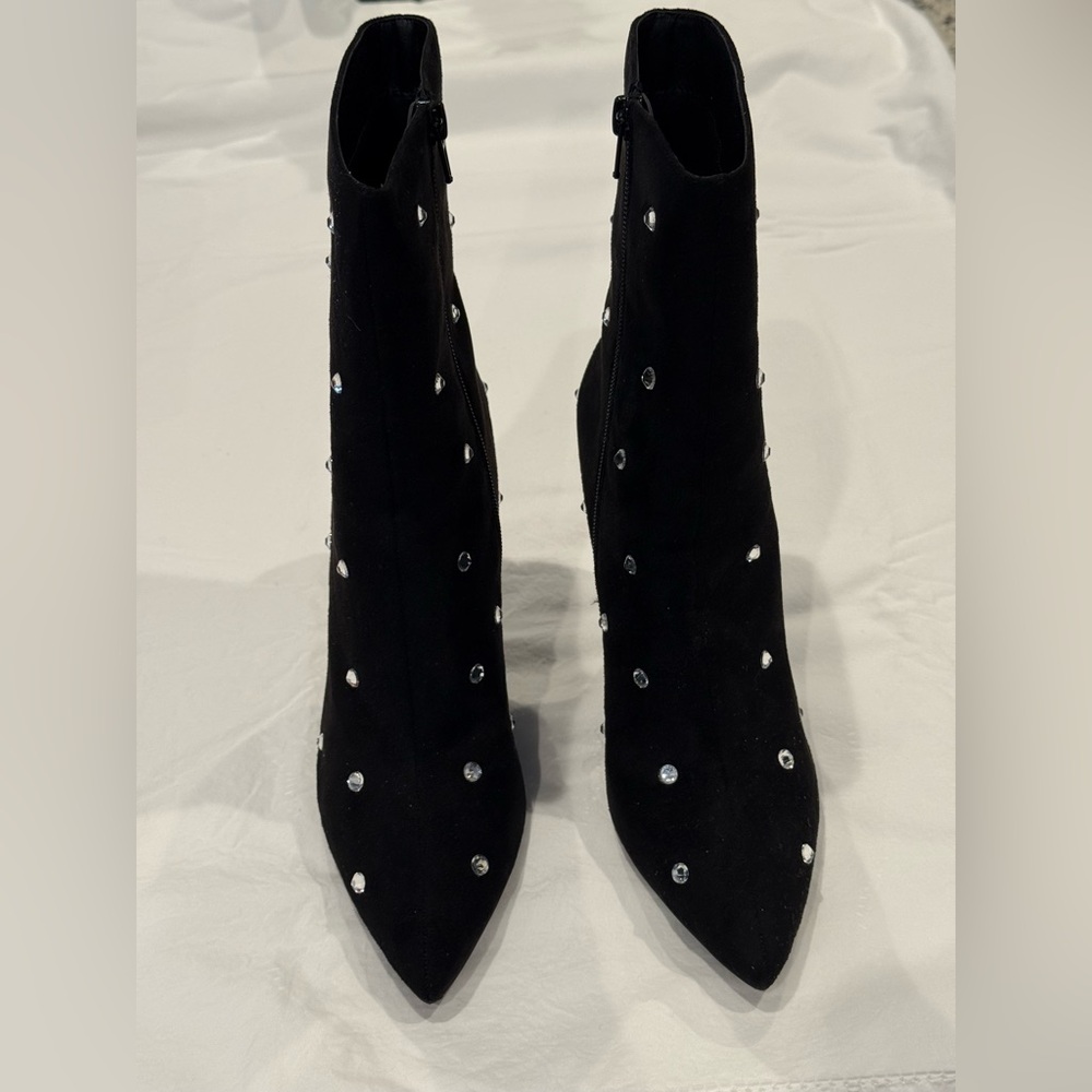 Elegant Black Studded Women's Boots